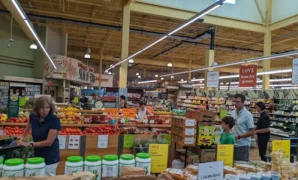 Grocery Store in Naples