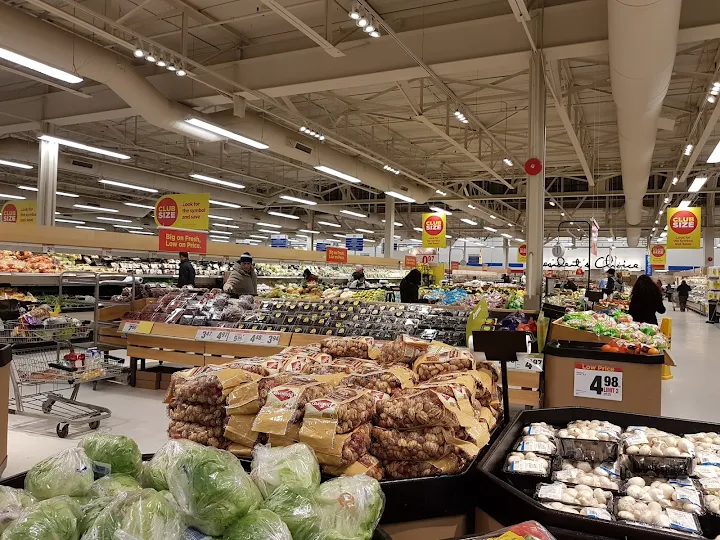 Grocery Store in Canada