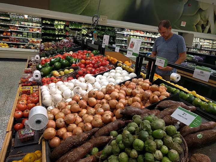 Grocery Store in Key Largo